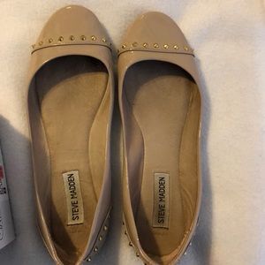 NUDE STEVE MADDEN FLATS